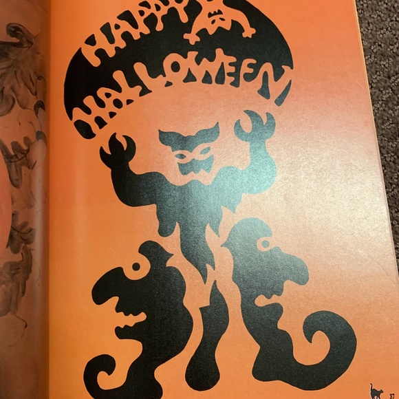 Pumpkin Carving Book (3 for $20) - Picture 5 of 9